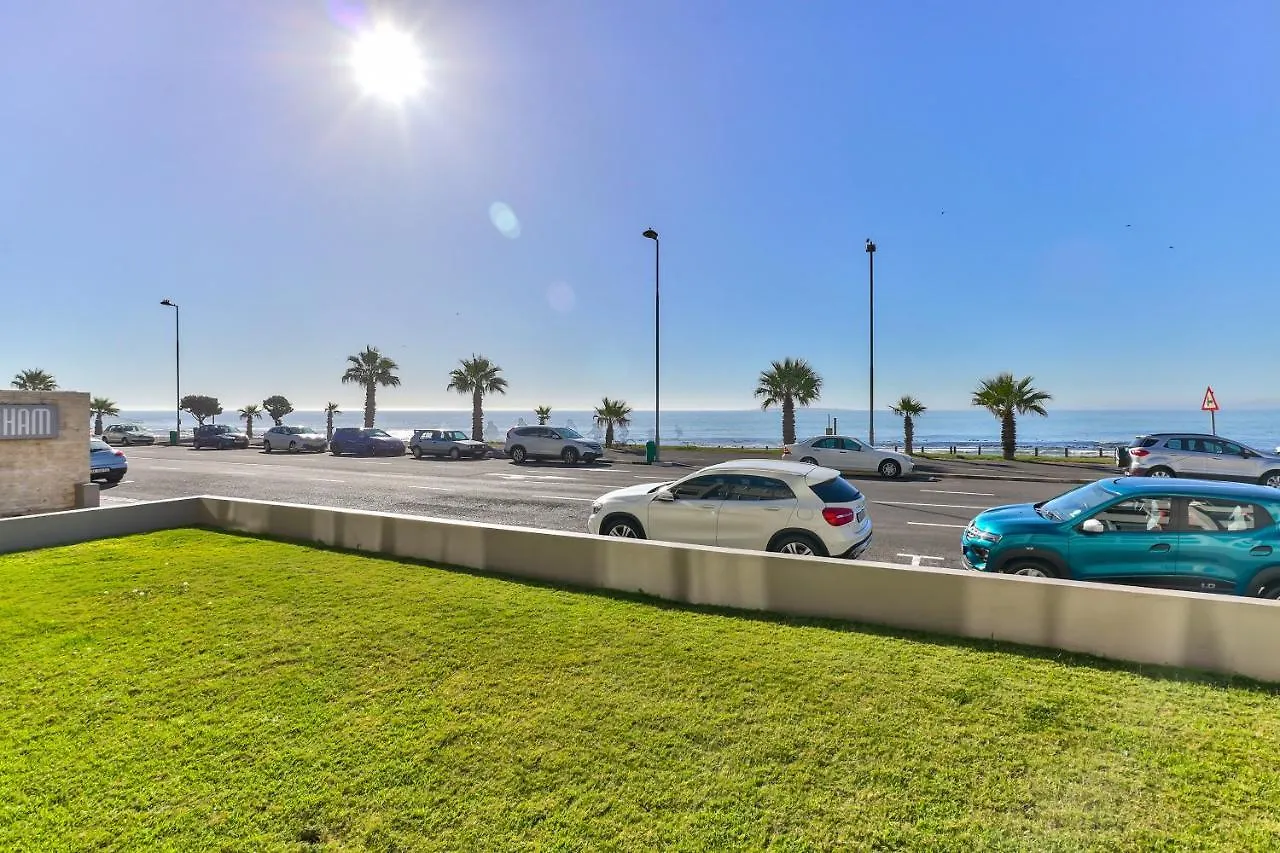 3 Sandringham Sea Facing Ground-Floor Studio Cape Town 0*,